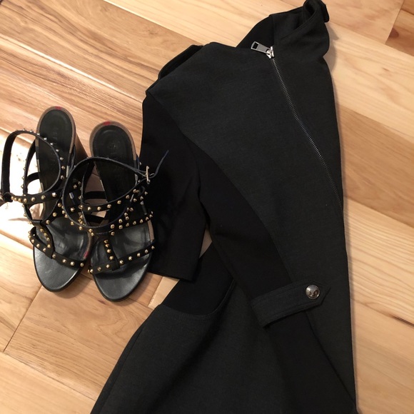 Burberry London (like new) Dark grey & black dress, fits more like a size 2 ) - Picture 7 of 16